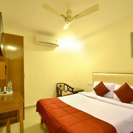 Oyo 5190 Hotel Golden Inn Chandigarh Ngoại thất bức ảnh