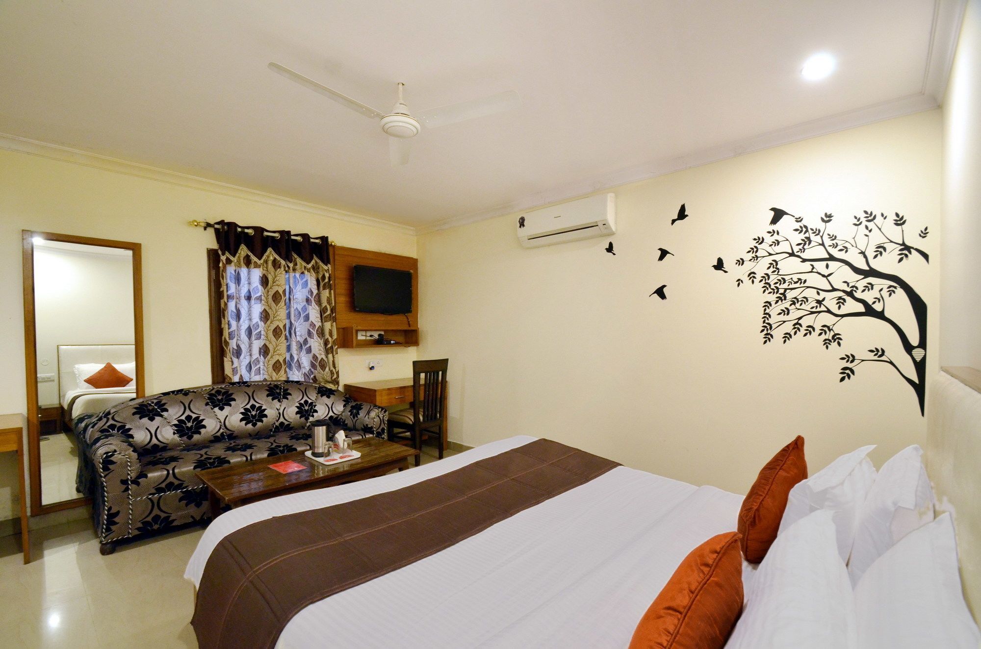 Oyo 5190 Hotel Golden Inn Chandigarh Ngoại thất bức ảnh